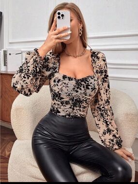 SHEIN Beige Black Floral Square-Neck Puff Sleeve Top